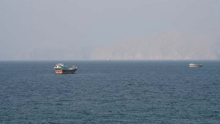 Iran-US: ‘హార్ముజ్‌ను ఎట్టి పరిస్థితుల్లో తెరవబోం’.. అమెరికాకు ఇరాన్ స్ట్రాంగ్ వార్నింగ్