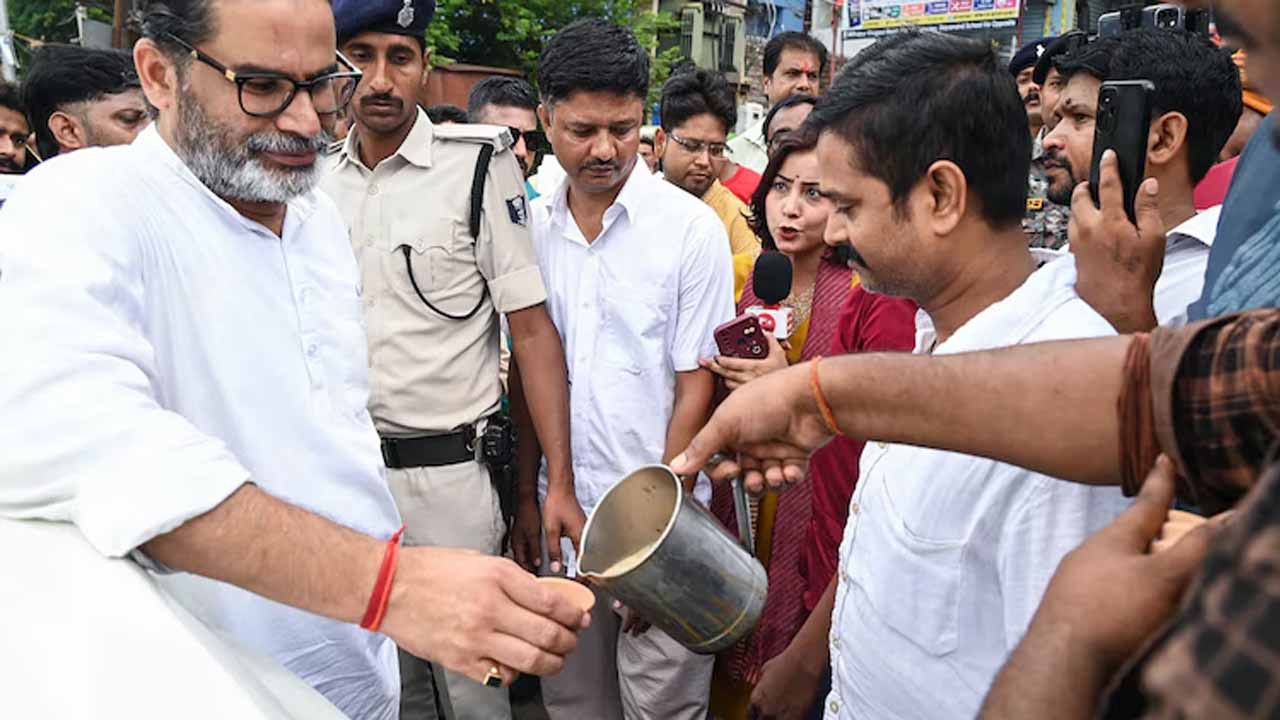 bjp loses bankipur and datia bypolls prashant kishor wins
