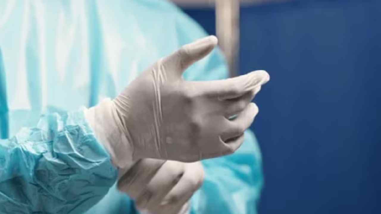 Maharashtra: బిడ్డను బయటకు తీసి కడుపులో గ్లోవ్స్ మరిచారు..