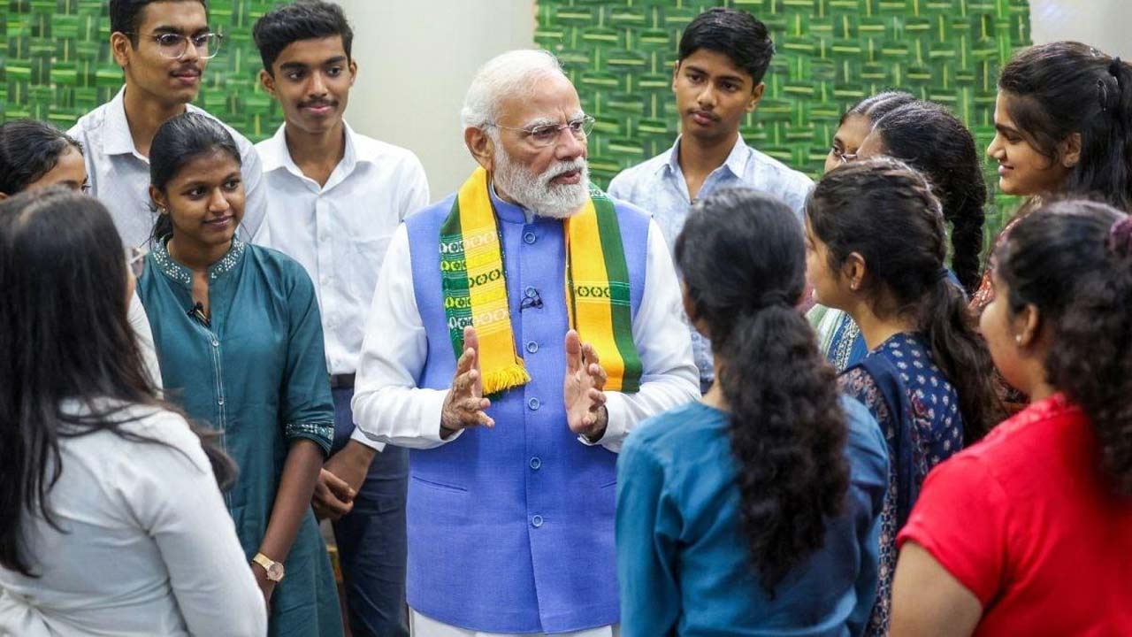 PM Modi: యువతపై ప్రత్యేక దృష్టి.. రోజుకో యూనివర్సిటీ సందర్శనకు కేంద్ర మంత్రి!