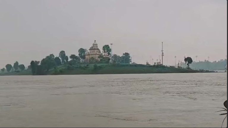 Floods: మధ్యప్రదేశ్‌ను ముంచెత్తిన వరదలు.. ఉప్పొంగి ప్రవహిస్తున్న నదులు