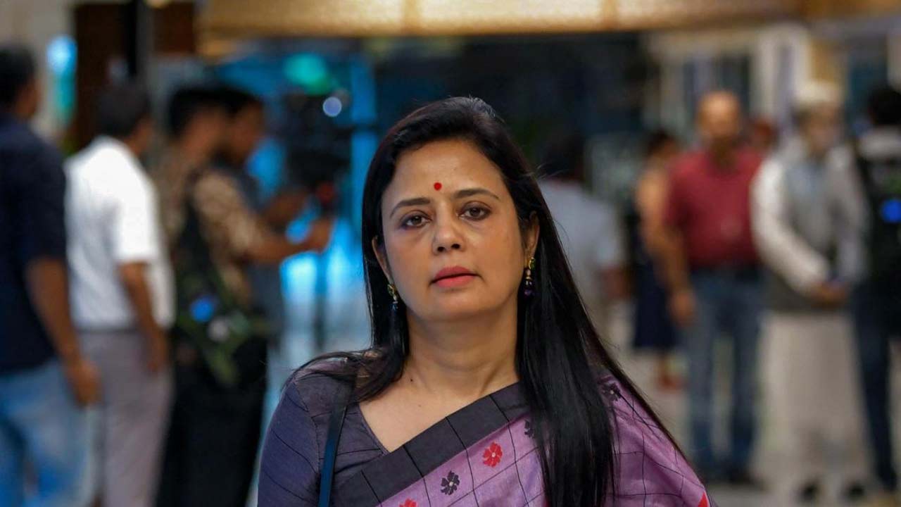Mahua Moitra: కోర్టు విచారణకు డుమ్మా.. మహువా మొయిత్రాపై అరెస్ట్ వారెంట్ జారీ
