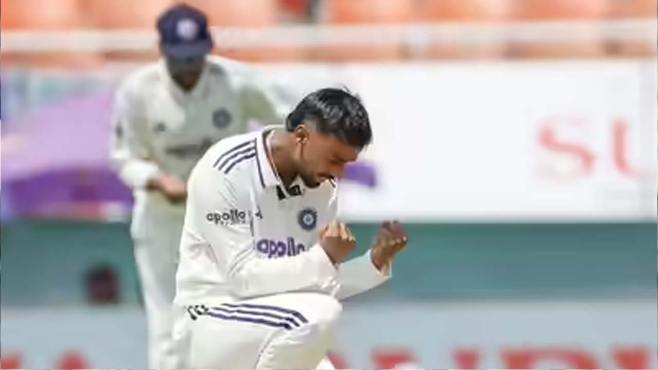 Indian Bowler: 10 వికెట్లతో శ్రీలంక నడ్డి విరిచిన భారత యువ బౌలర్.. సోషల్ మీడియాలో ప్రశంసల వర్షం..