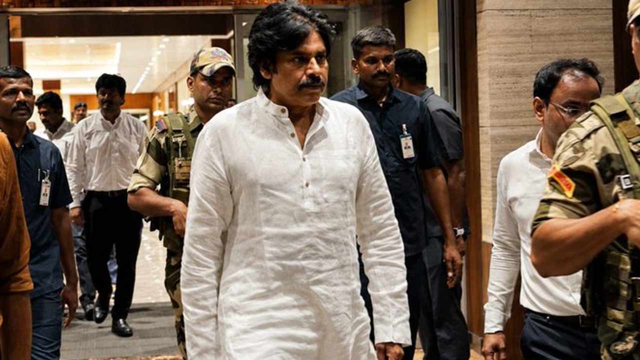 pawan kalyan reaches kerala for ayurvedic treatment of right shoulder