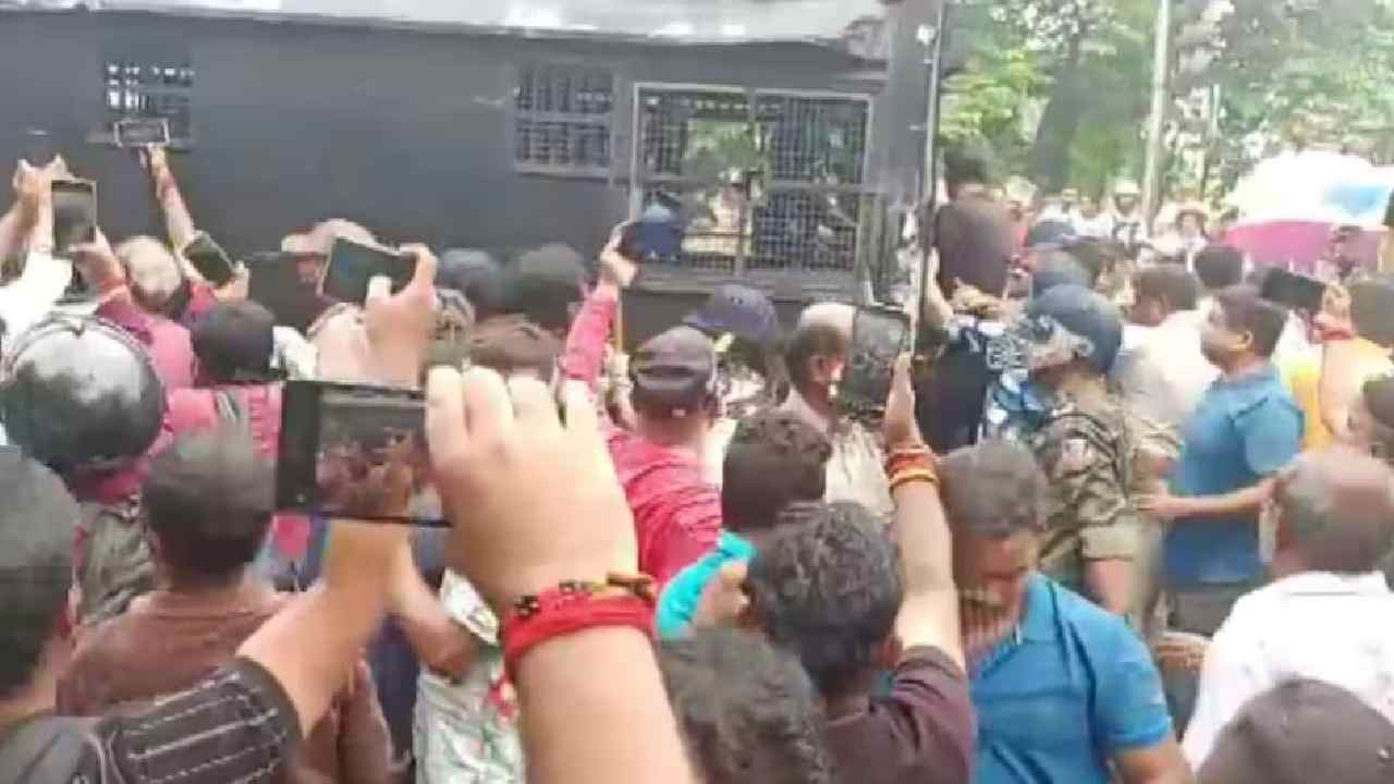 rg kar case nirmal ghosh attacked eggs shoes arrest