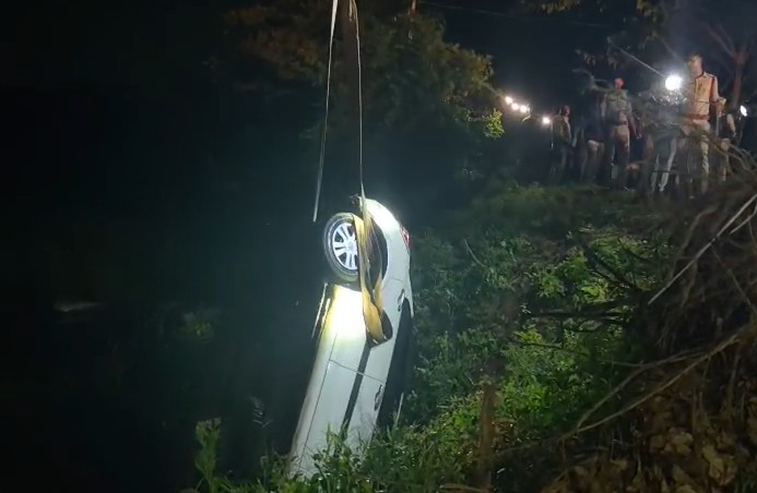 Road Accident: సిద్దిపేటలో దారుణం.. అదుపుతప్పి బావిలో పడ్డ కారు, అక్కడికక్కడే నలుగురు మృతి..