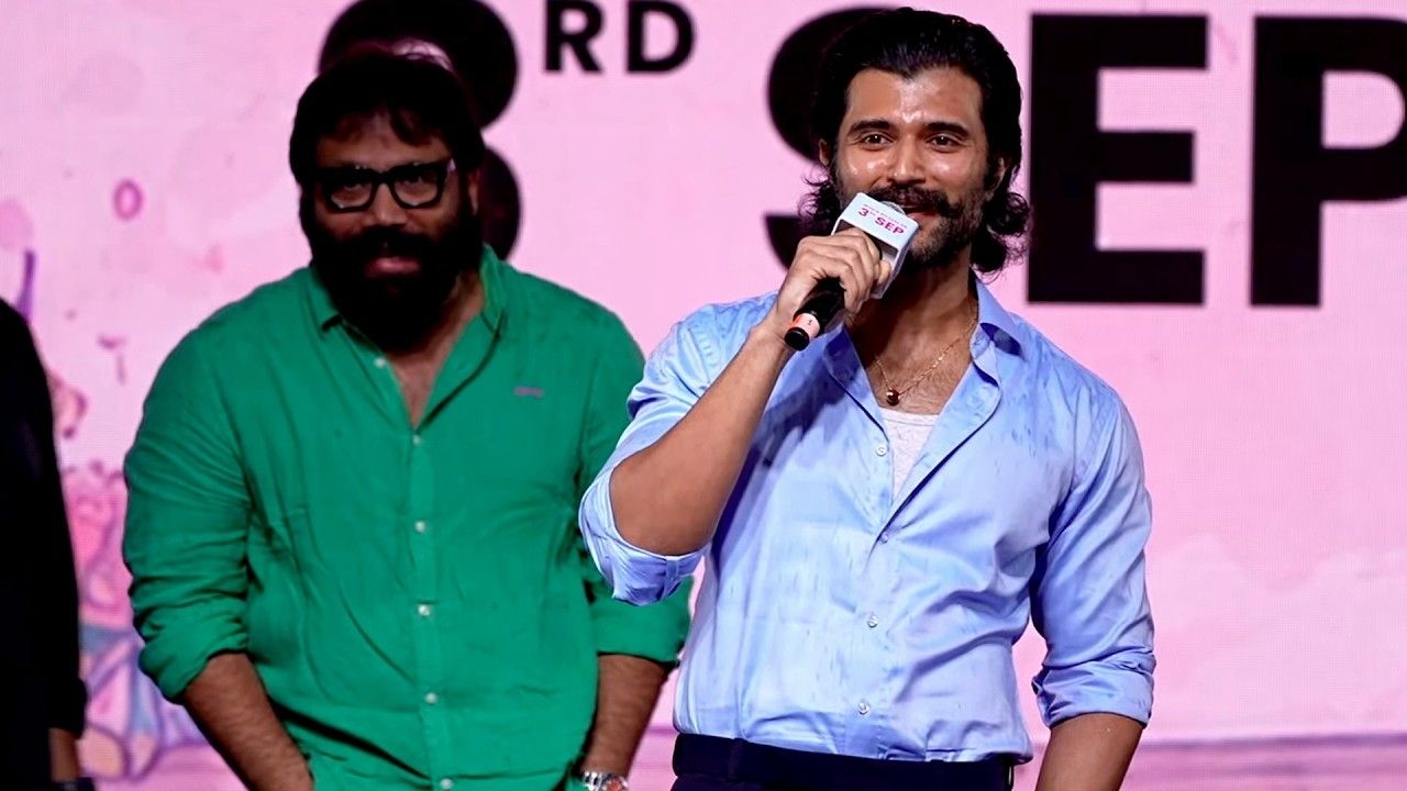 vijay deverakonda emotional speech at romanchakam pre release event