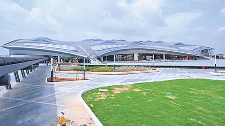 Visaka Airport: 40 ఏళ్ల నాటి అనుబంధం నేటితో ముగింపు.. భావోద్వేగంతో వీడ్కోలు..