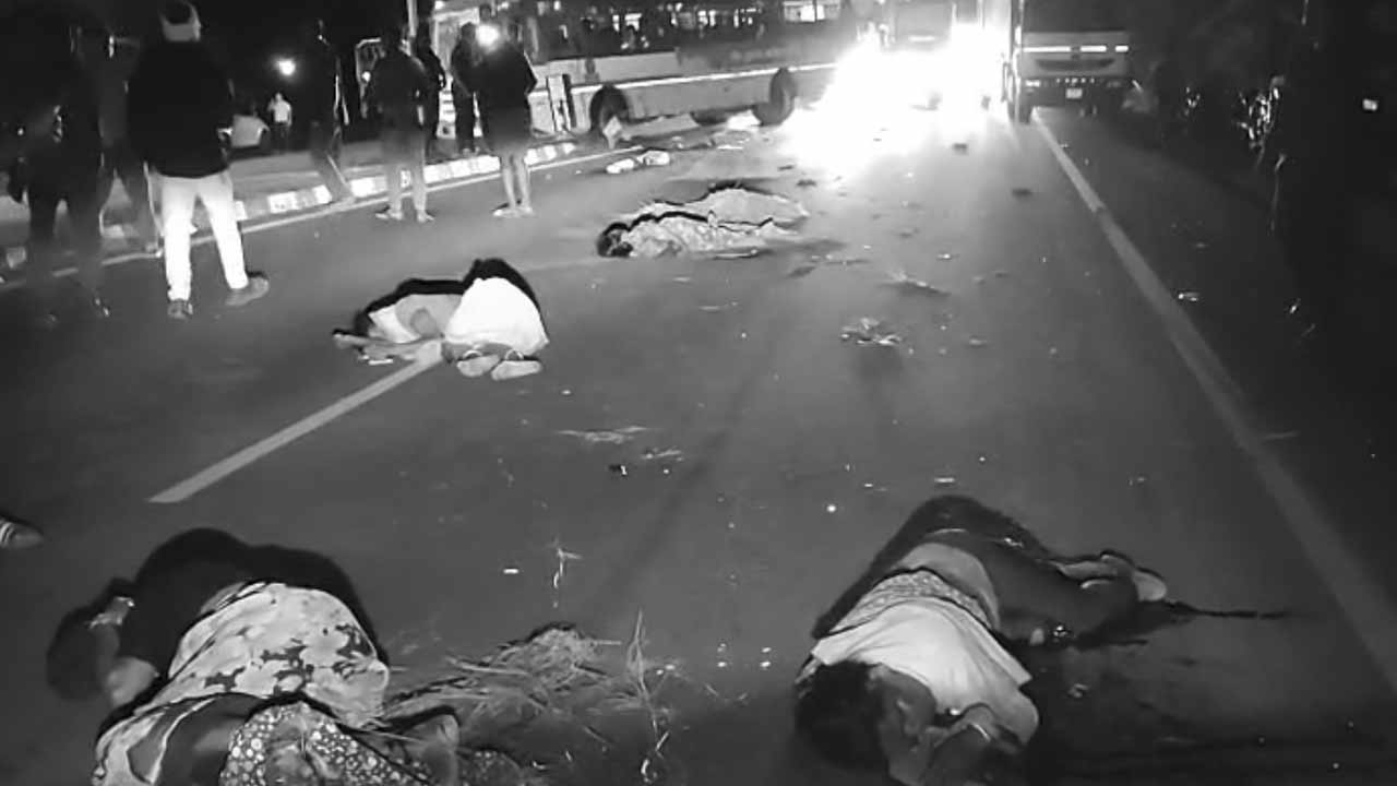 sangareddy nh 65 road accidents nine killed