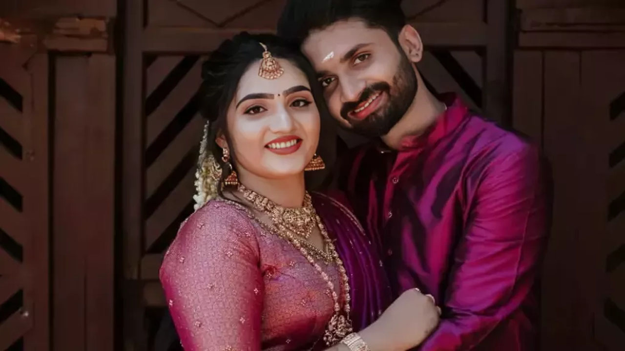 Akhil NRD: “ప్రేమ పెళ్లి”.. కండక్టర్‌తో లేచిపోయిన ప్రముఖ యూట్యూబర్ భార్య..