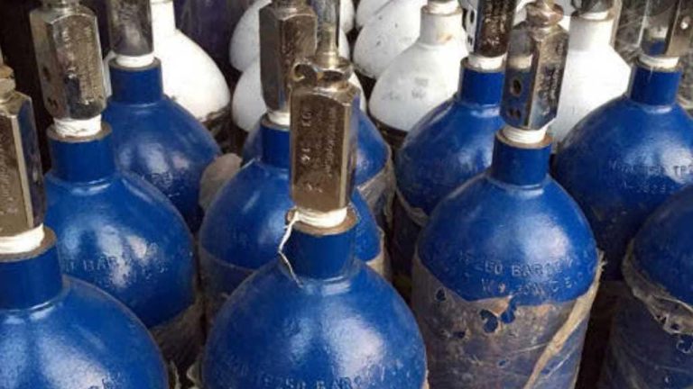 Balloon Gas Cylinder Blast : మియాపూర్‌లో బెలూన్ గ్యాస్ సిలిండర్ పేలుడు.. నలుగురికి గాయాలు