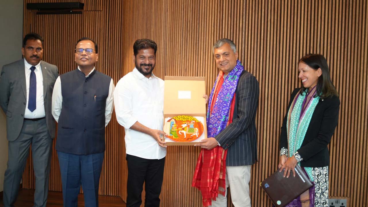 CM Revanth Reddy : ఆక్స్‌ఫర్డ్‌కు రేవంత్ ఆహ్వానం.. హైదరాబాద్‌లో కొత్త క్యాంపస్.?
