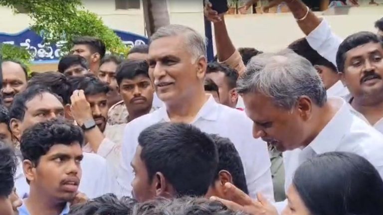Harish Rao : హనుమకొండలో హైటెన్షన్.. ధర్నా తర్వాత హరీశ్ రావు అరెస్ట్..