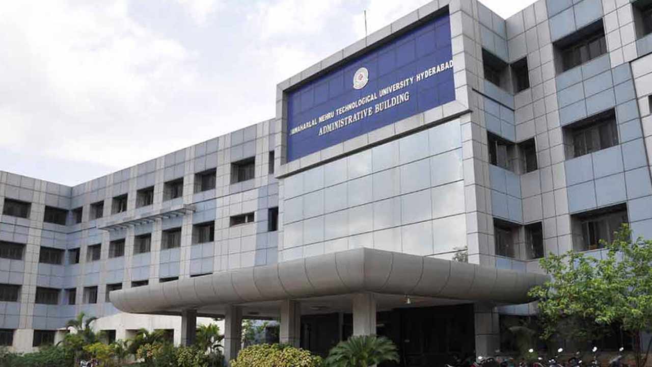 JNTU Hyderabad : JNTUHలో పదవుల పోరు.. బలి అవుతున్న విద్యార్థుల భవిష్యత్తు?