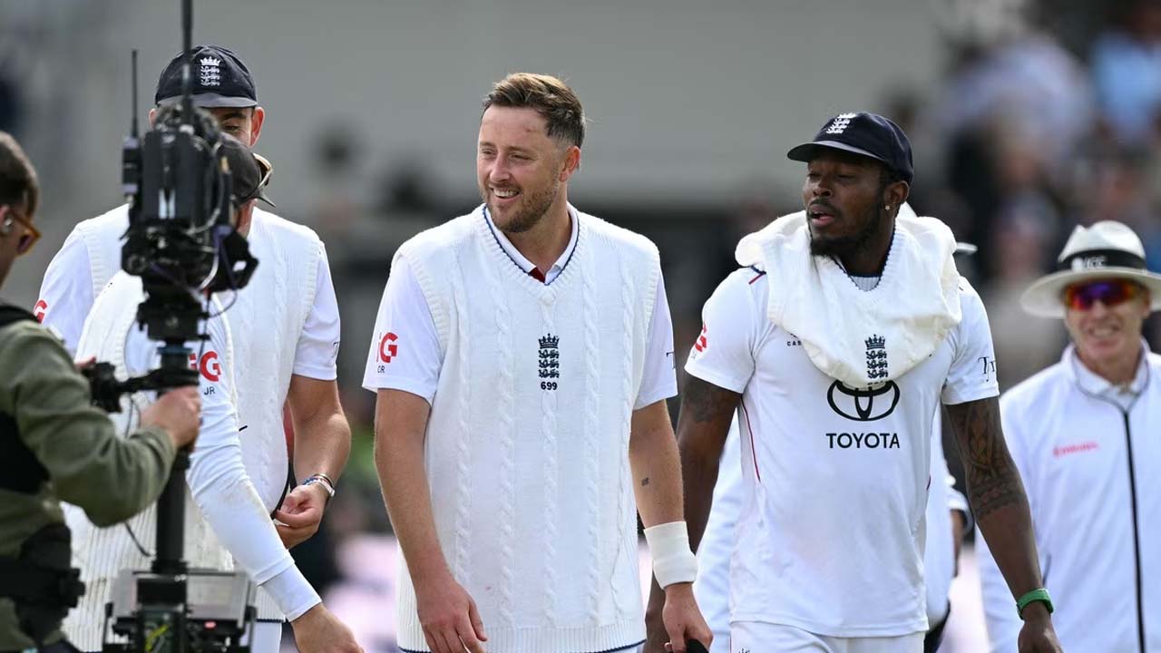 England Team: 23 ఏళ్ల రికార్డును బద్దలు కొట్టిన ఇంగ్లాండ్.. 20 వికెట్లు వారి ఖాతాలోనే..