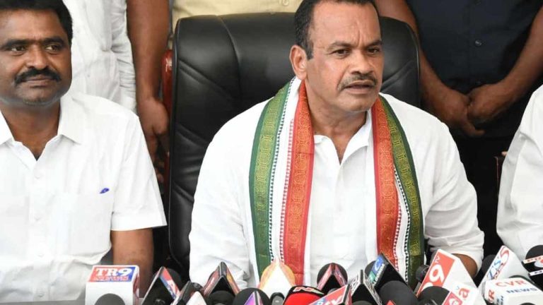 Komatireddy Venkat Reddy : నేను ప్రచారానికి రాకపోయినా గెలిపించాలి.. మంత్రి కోమటిరెడ్డి సంచలన వ్యాఖ్యలు.!