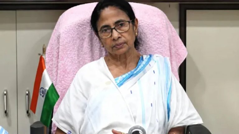 Supreme Court: రెబల్ ఎంపీలపై పోరాటం.. సుప్రీంకోర్టులో పిటిషన్ వేయనున్న టీఎంసీ