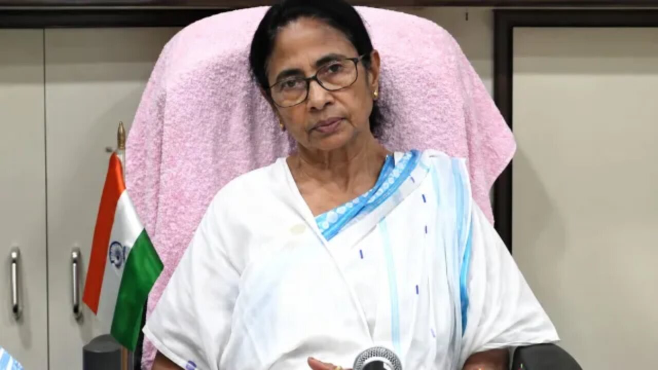 Supreme Court: రెబల్ ఎంపీలపై పోరాటం.. సుప్రీంకోర్టులో పిటిషన్ వేయనున్న టీఎంసీ