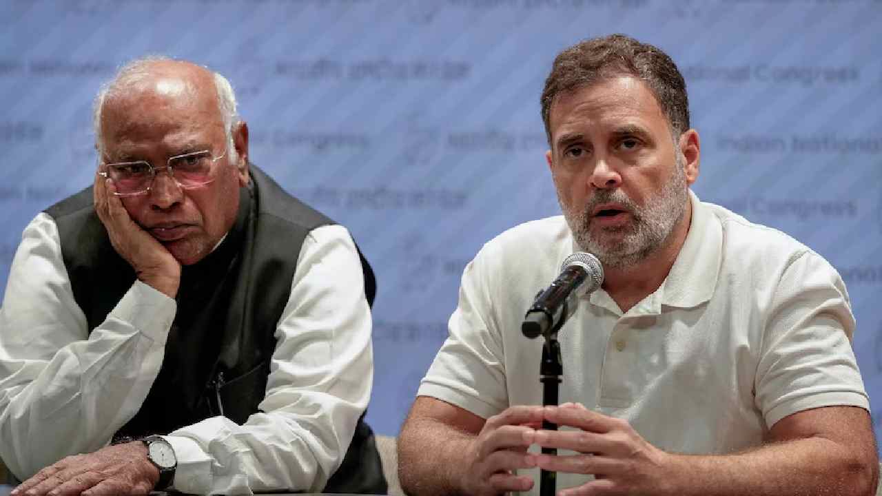 Congress: ఎర్రకోట వేడుకలకు రాహుల్, ఖర్గే డుమ్మా.. సీటింగ్‌పై అసంతృప్తే కారణమా?