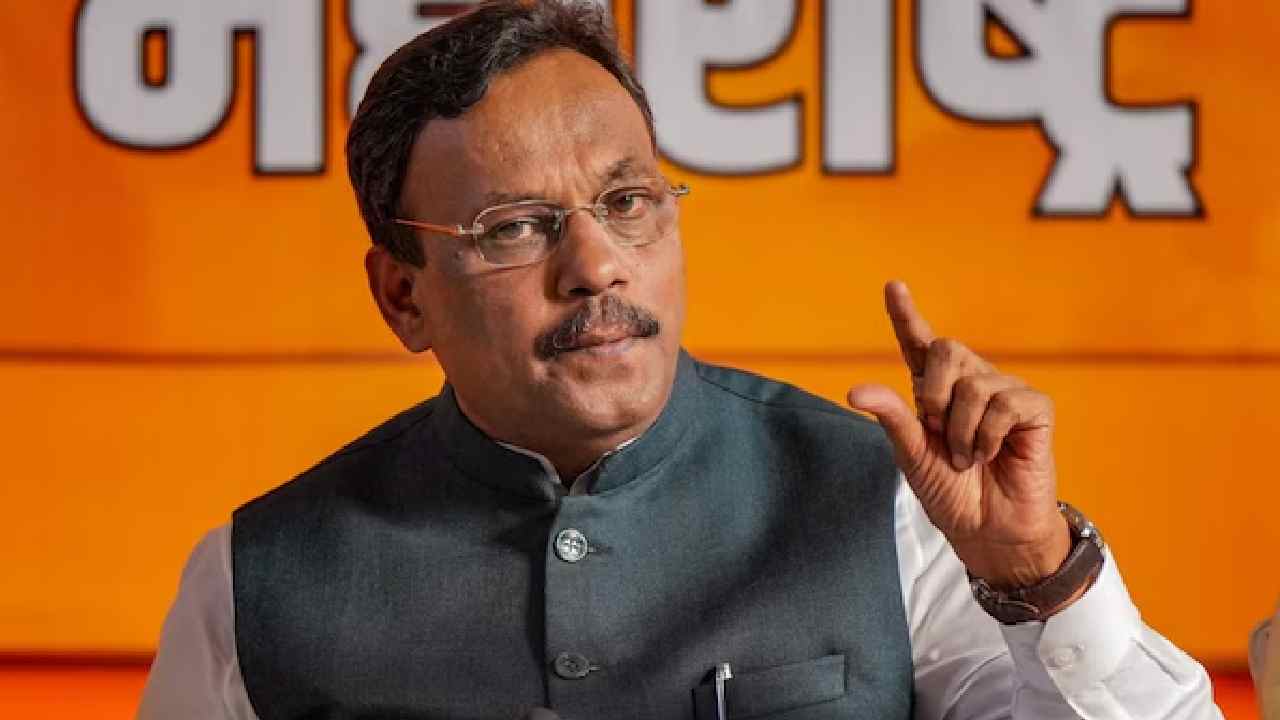 Vinod Tawde: యూపీ ఎన్నిలక కోసం బీజేపీ మాస్టర్ ప్లాన్.. బరిలోకి దిగిన ‘‘సైలెంట్ స్ట్రాటజిస్ట్’’..