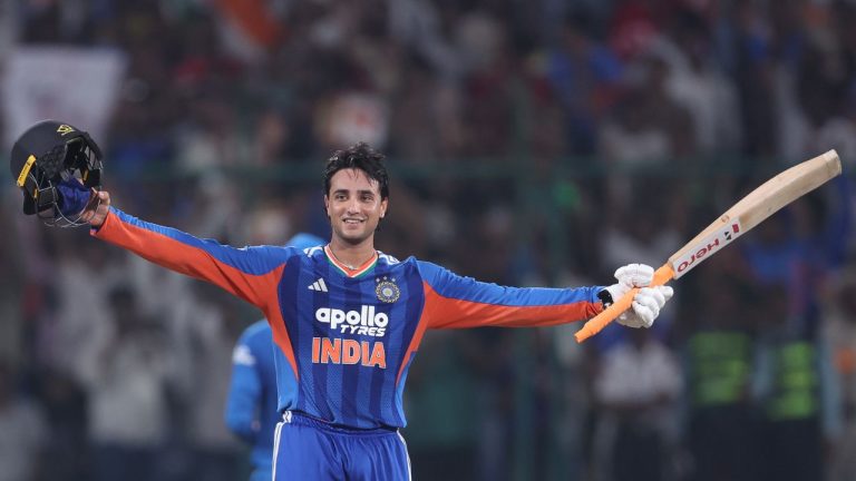 Abhishek Sharma: అంతర్జాతీయ క్రికెట్‌లోనే ఇదే మొదటిసారి.. అభిషేక్ రికార్డు బ్రేక్ కాదేమో ఇగ!