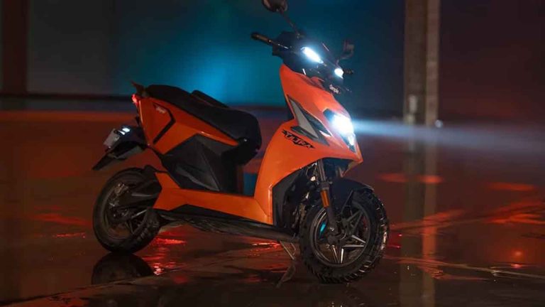 Electric Scooter: ఒక్కసారి చార్జ్ చేస్తే 400 కి.మీ వెళ్లొచ్చు.. ఆఫీస్‌కు వెళ్లేవారికి బెస్ట్ ఇ-స్కూటర్ ఇదే..