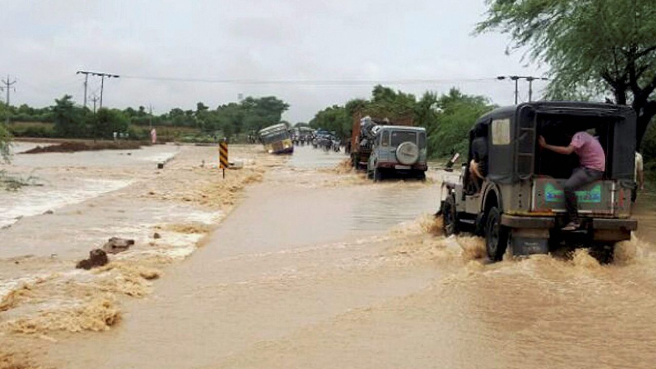 Chintur Rains: చింతూరు ఏజెన్సీలో తగ్గుముఖం పట్టిన వర్షాలు.. కూనవరం వద్ద 30 అడుగులకు చేరిన గోదావరి!