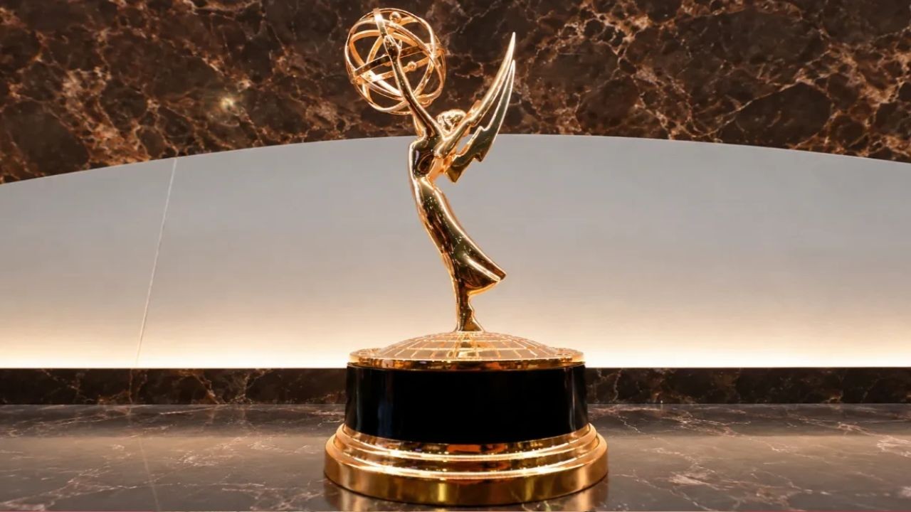 Emmy Awards 2026: ఎమ్మీ అవార్డ్స్‌లో సరికొత్త చరిత్ర.. మాథ్యూ రైస్, జీన్ స్మార్ట్‌కు అరుదైన ఘనత!