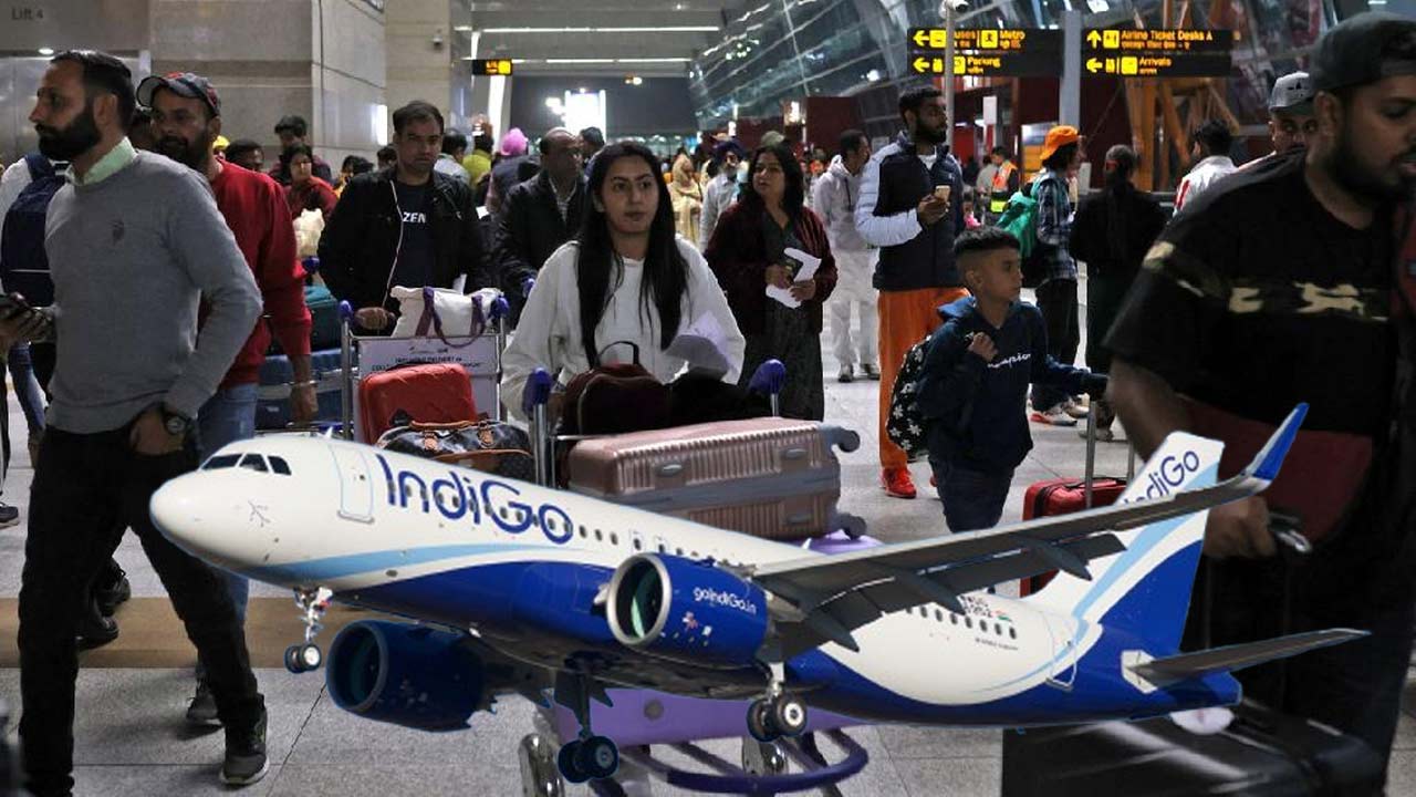 Airlines: కీలక పండుగల వేళ ఛార్జీలకు రెక్కలు.. భారీగా పెంచేసిన విమాన సంస్థలు