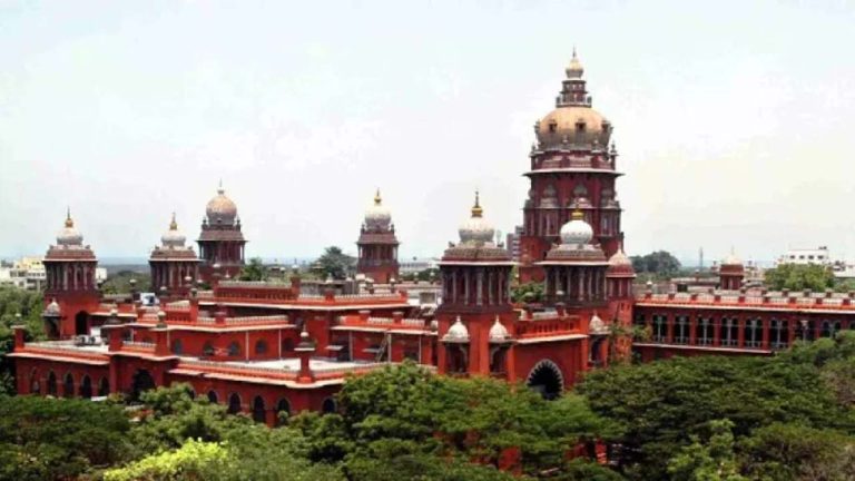 Tamil Nadu: విడాకుల సందర్భంగా భార్య ‘కుక్క’తో పోలిక.. ధర్మాసనం తీరుపై విమర్శలు