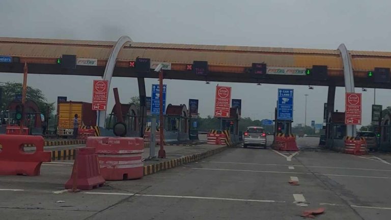 Jewar Toll Plaza: కేంద్రం గుడ్‌న్యూస్.. 14 ఏళ్ల డిమాండ్‌కు పరిష్కారం.. అక్కడ టోల్ ఫ్రీ ప్రయాణం..
