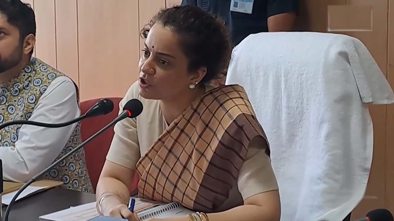 Kangana Ranaut: అధికారులపై కంగనా రనౌత్ రుసరుసలు.. ఏం చేశారంటే..!