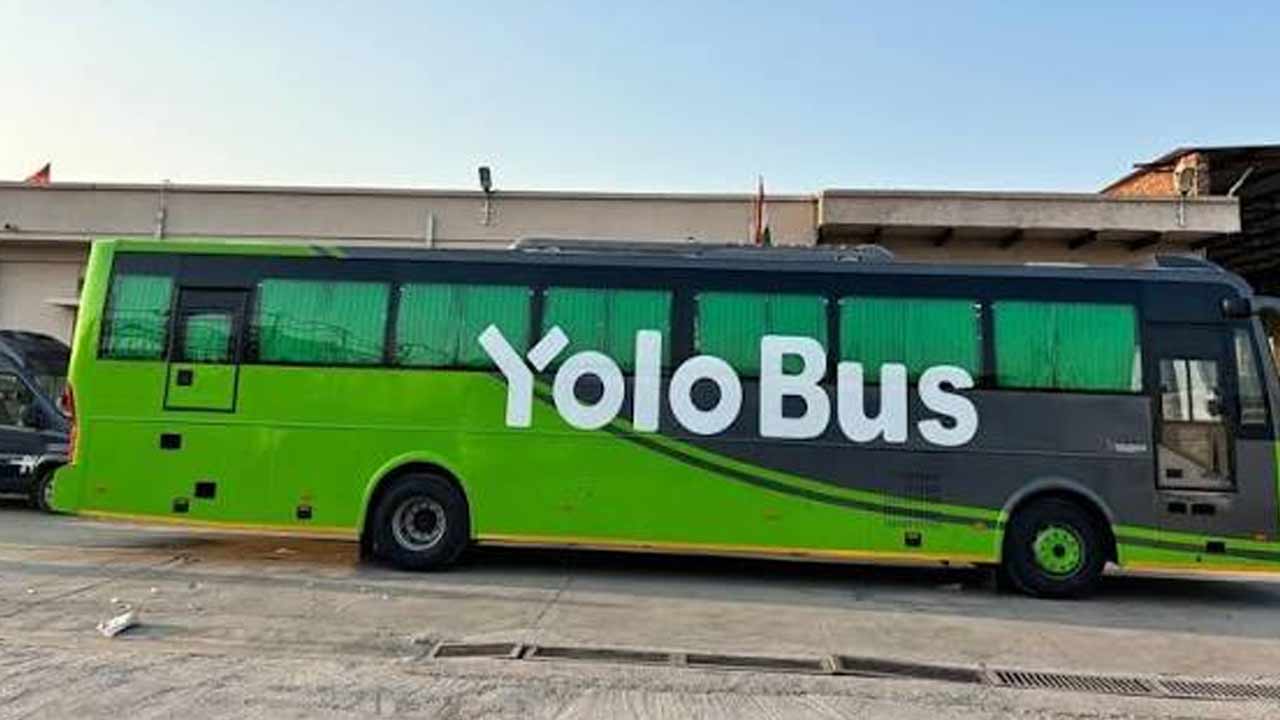 Yolo Travels Bus : కంచికచర్ల వద్ద బస్సు ప్రమాదం.. 36 మందికి తప్పిన పెను ముప్పు