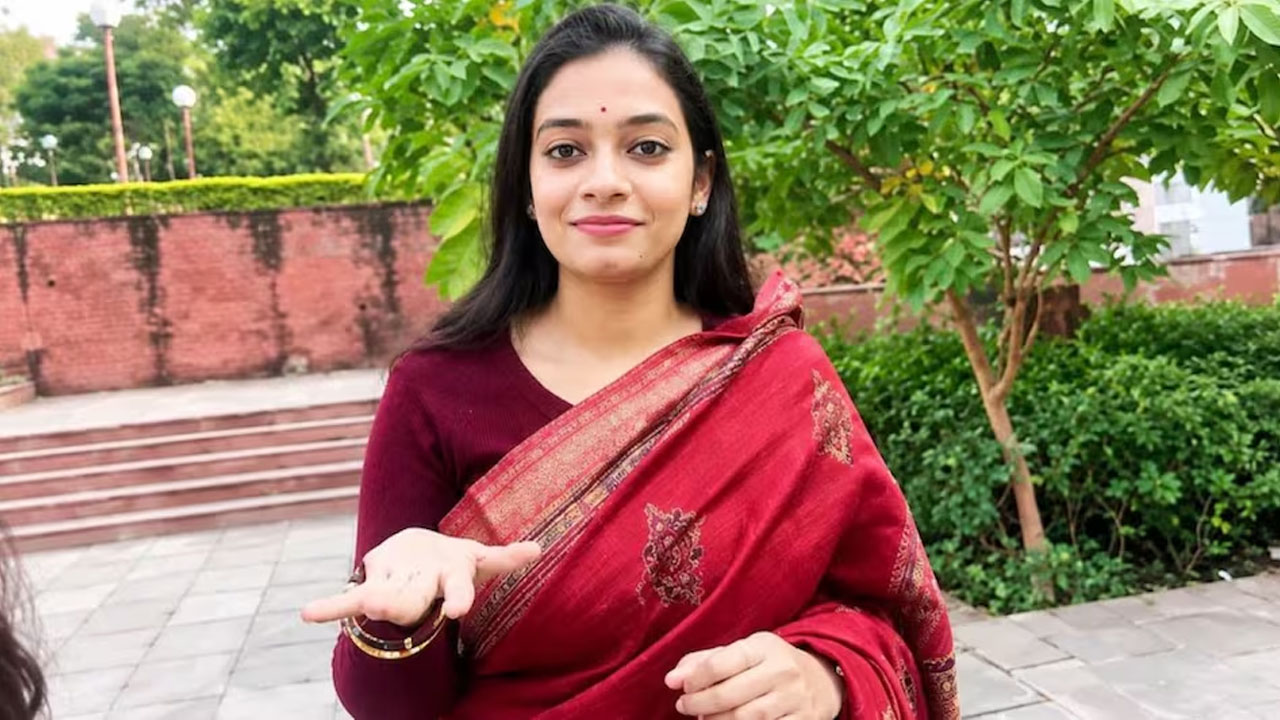 bhopal fake ias trupti singh police bribery allegations