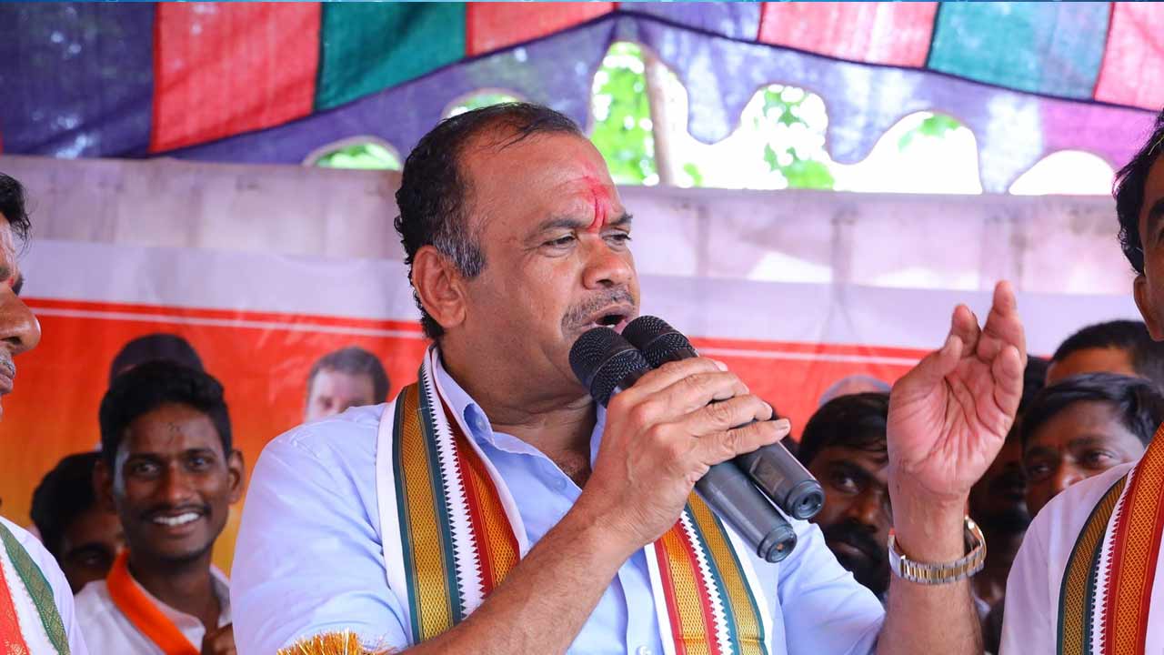 Komatireddy Venkat Reddy : కేటీఆర్ పాదయాత్రపై కోమటిరెడ్డి సెటైర్లు..