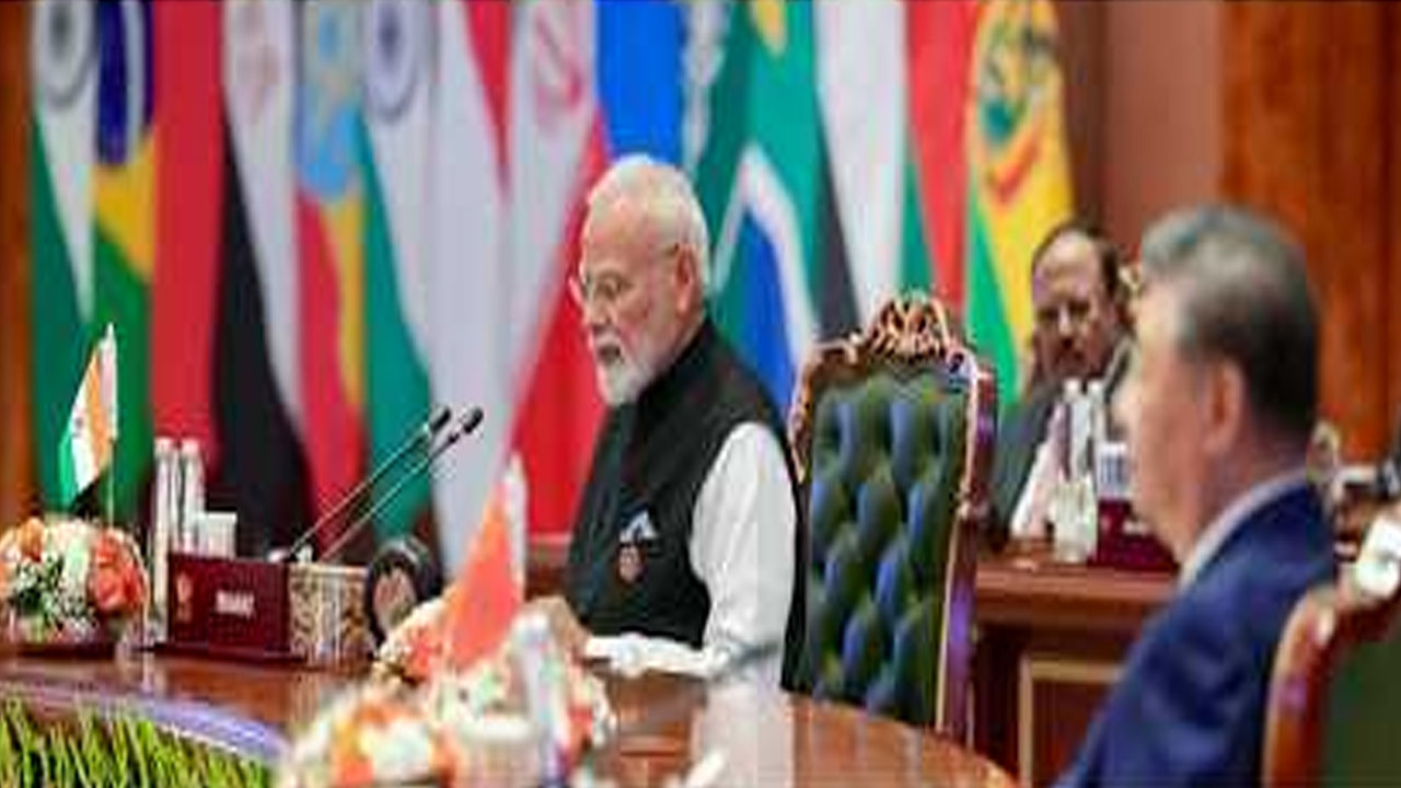 Modi-Xi Jinping: ‘ఈజ్ ఇట్ ఓకే?’.. షీ జిన్‌పింగ్‌ను చూసి ప్రసంగం ఆపిన మోడీ.. అసలేం జరిగిందంటే?