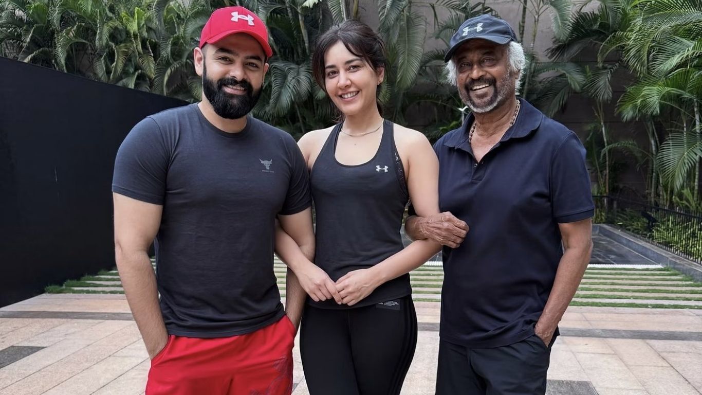 Raashi Khanna : లీక్స్‌లో చిరంజీవినే మించిపోయింది రాశీ ఖన్నా