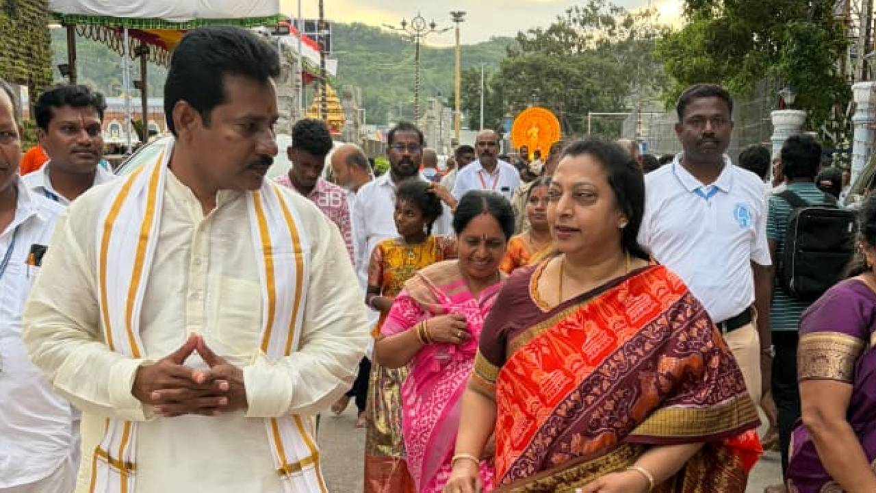 Nandamuri Vasundhara : తిరుమల స్వర్ణ రథయాత్రలో బాలయ్య సతీమణి