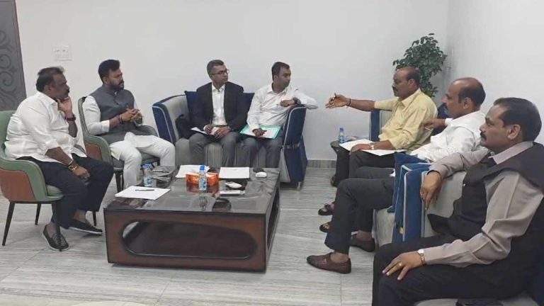BC Reservations Case: బీసీ రిజర్వేషన్లపై ఏపీ ప్రభుత్వం కీలక అడుగు.. న్యాయ నిపుణులతో మంత్రుల సమావేశం