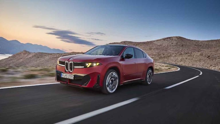 New Car Launched: ఒక్కసారి ఛార్జ్ చేస్తే 828 కిలోమీటర్లు వెళ్లొచ్చు.. మైండ్ బ్లోయింగ్ కారు ఫీచర్స్ ఇవే..