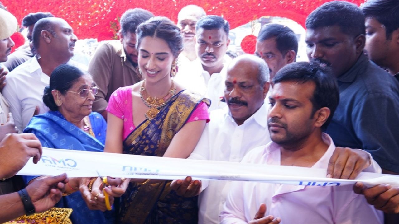 వనస్థలిపురంలో ఘనంగా ప్రారంభమైన CMR షాపింగ్ మాల్