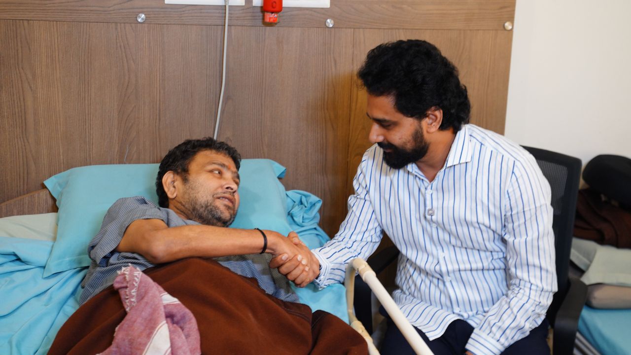 Hero Sanjosh: కమెడియన్ రామచంద్రకు హీరో సంజోష్ ఆర్థిక సాయం.. ఎన్టీఆర్ దృష్టికి తీసుకెళ్తా అని హామీ!