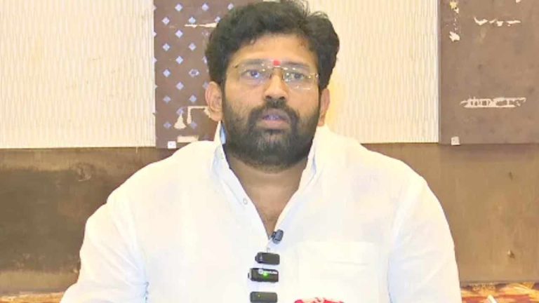Jakkampudi Raja: వైసీపీ అభ్యర్థిపై దాడి కేసు.. ఆ పార్టీ మాజీ ఎమ్మెల్యేపై కేసు నమోదు