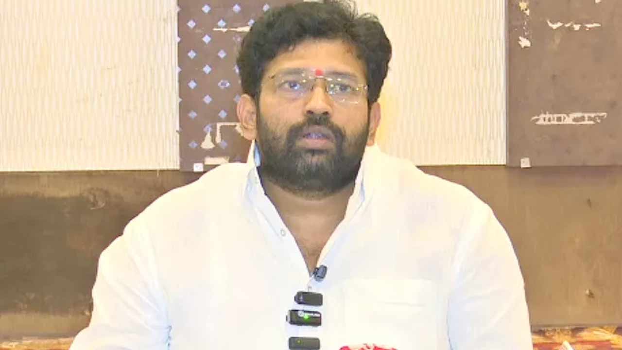 Jakkampudi Raja: వైసీపీ అభ్యర్థిపై దాడి కేసు.. ఆ పార్టీ మాజీ ఎమ్మెల్యేపై కేసు నమోదు
