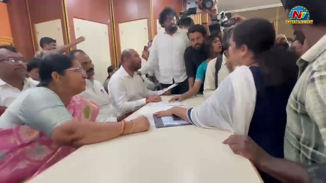 Sumalatha: ఫిల్మ్ ఛాంబర్ మీట్.. జానీమాస్టర్‌ భార్య సుమలత హల్‌చల్.. వైరల్ అవుతున్న వీడియో!