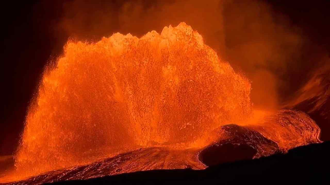 Kilauea volcano: 55వ సారి కిలావుయా అగ్ని పర్వత విస్పోటనం..