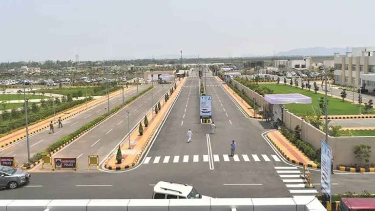 Smart Roads: వాహనదారులకు శుభవార్త.. అమరావతిలో సరికొత్త స్మార్ట్ రోడ్లు.. ఈ ప్రాంతాల్లో..