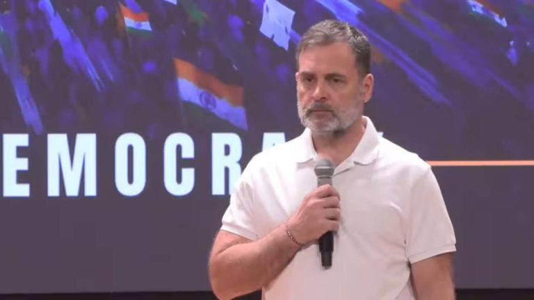 Rahul Gandhi: ఢిల్లీ ఎందుకు నిర్బంధంలో ఉంది.. శాంతియుత నిరసనను ఎందుకు అడ్డుకుంటున్నారు?