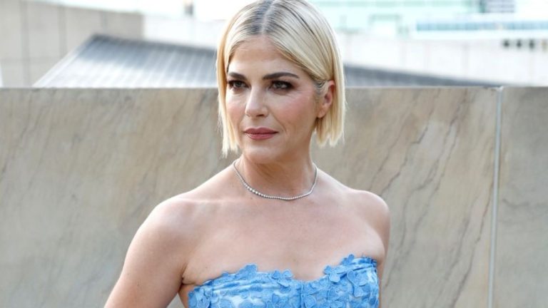 Selma Blair Flight Incident: విమానంలో వీరంగం.. ఇద్దరు ఫ్లైట్‌ అటెండెంట్‌లను కొరికిన స్టార్ నటి!