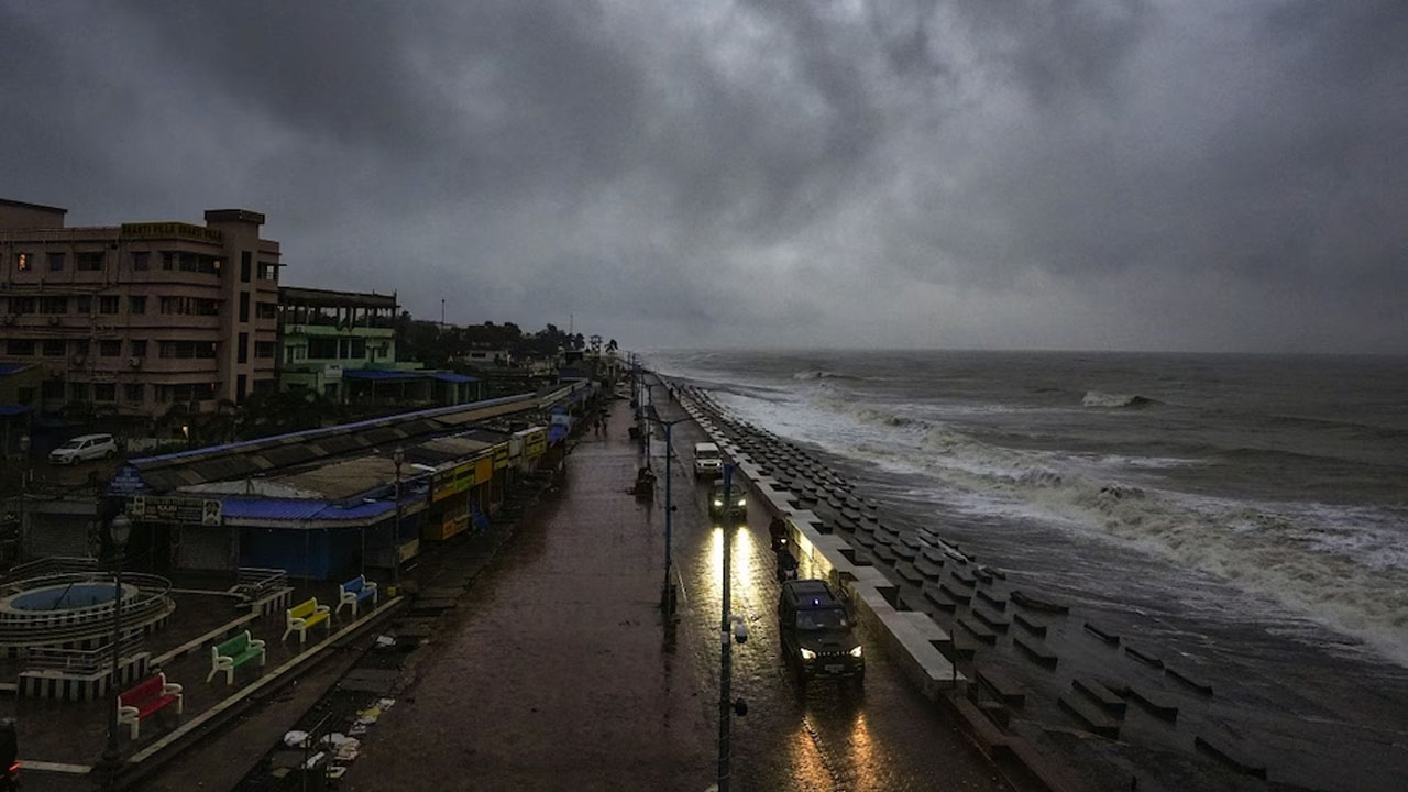 Arnab Cyclone Alert: ‘అర్నబ్’ తుఫాన్ ఎఫెక్ట్.. ఈ రాష్ట్రాలకు హెచ్చరికలు.. తెలంగాణాలోనూ భారీ వర్షాలు!